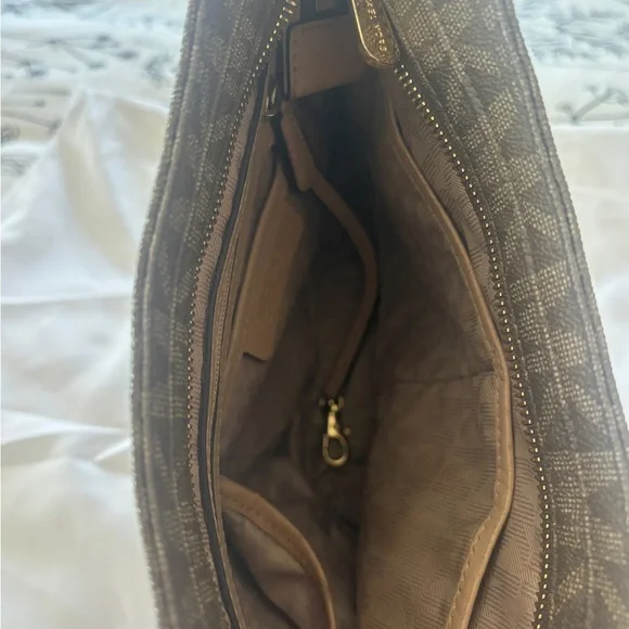 New Michael Kors Purse Jet Set Travel Messenger Signature Crossbody Handbag - Picture 11 of 12